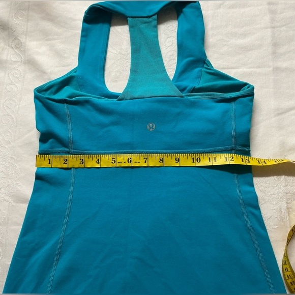Lululemon Athletica Blue Fitted Tank Top with Cut Out - Picture 5 of 8